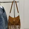 Bolso cruzado de nuevo estilo de alta gama, Bolso de hombro popular, Personalidad con borlas, Bolso de mujer de moda retro con textura esmerilada