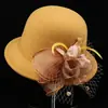 Chapéu de Lã com Flor de Pena Novo Outono e Inverno Feminino Britânico Vintage Casual Chapéu de Pescador Moda Malha Pequena Aba Chapéu Bacia