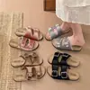 Sandalias Versátiles de Color Sólido de Nuevo Estilo 2026 Simples para Faldas Diseño de Nicho Sandalias Elegantes de Dama para Mujeres