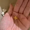 Anillo Popular de Flor de Ciruelo Hueca Dorada de Xiaohongshu para Mujer, Anillo Ajustable Vintage de Nicho Estilo Old Money para Mujer