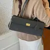 Bolso de Mano con Hombro de Moda 2026 con Colores Contrastantes, Estilo Commuter Coreano, Nuevo Modelo de Otoño, Versátil, de Nicho, Gran Capacidad, Bolso para Debajo de la Axila para Mujer