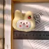 Broche de Accesorios de Muñeca Conejo Fresa de Peluche de Dibujos Animados Lindo Conejo Muñeca Ropa Zapatos y Calcetines para Niños Accesorios