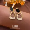 Elegantes y Lujosos Pendientes de Bobina de Mosquito para Mujeres Sin Perforaciones, Pendientes de Moda Exquisitos y Versátiles, Pendientes de Alta Gama Personalizados al por Mayor