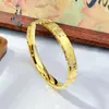 Tienda de Oro Mismo Estilo Oro Antiguo Artesanía Fina CNC Pulsera de Hielo Triturado Moda Popular Pulsera de Hielo Triturado de Tres Caras