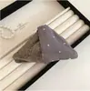 Presilha de Garra Triangular com Concha de Cetim Estilo Francês, Acessório de Cabelo Versátil de Alta Qualidade e Tendência para a Parte de Trás da Cabeça