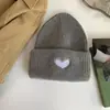 Gorro Bordado de Corazón para Mujer Otoño e Invierno, Cálido y Casual Versátil Gorro de Punto para Estudiante, Gorro de Lana Adelgazante, Versátil a la Moda