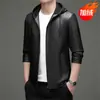 Chaqueta de Cuero para Hombre Solapa Estilo con Capucha de Alta Calidad Chaqueta de Cuero Engrosada con Terciopelo Nuevo Estilo Otoño/Invierno 2026 Ropa de Padre Ropa de Abrigo
