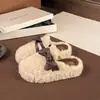 Faixa de Cabelo Fofa com Estampa de Leopardo Pantufas de Pelo Roupa Feminina para Exterior 2026 Estilo Coreano Novo Outono/Inverno Solado Grosso Laço Pantufas de Algodão da Moda
