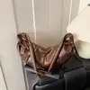 Bolsa Transversal de Grande Capacidade de Luxo para o Verão e Primavera para Mulheres 2026 Nova Bolsa Plissada Cor de Café com Zíper Bolsa Dumpling