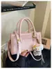 Bolsa Tote Patchwork Azul Claro para Mulheres 2026 Nova Moda Pingente Hellokitty Bolsa de Ombro Transversal Bolsa para o Dia a Dia