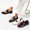 Sapatos rasos femininos retro estilo francês, novo modelo 2026, sapatos pequenos de couro para pés largos, sapatos Mary Jane baixos, sapatos femininos de tamanho grande com sola macia