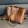 Bolsa de Grande Capacidade para Mulheres 2026 Novo Estilo Versátil Simples Bolsa de Ombro Transversal Bolsa Tote de Alta Qualidade para Estudantes Universitários e Commuters