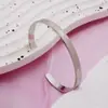 Pulseira Minimalista Elegante Gravada para o Dia a Dia, Pulseira Aberta Versátil de Aço Inoxidável com Coração