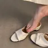 Sandálias minimalistas de salto grosso para mulheres, nova moda de verão 2026, sandálias simples de calçar para o trabalho e uso versátil