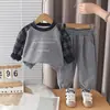 Conjunto de Ropa de Otoño para Niños 2026 Nuevo Estilo Ropa de Primavera y Otoño para Niños Versión Coreana Sudadera de Manga Larga Conjunto de Dos Piezas Ropa Elegante y de Moda para Bebés