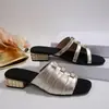 Comércio Exterior Transfronteiriço Tamanho Grande Chinelos de Salto Alto Feminino 2026 Novo Estilo Moda Europeia Americana Versátil Personalidade Sandálias Douradas Femininas