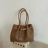 2026 Bolso Tote de Gran Capacidad para Principios de Otoño Bolso de Hombro para Viajes Cotidianos Bolso con Textura Tejida de Nicho Bolso de Mano tipo Cesta de Verduras Bolso Tejido para Mujer