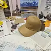 Gorra de béisbol de cuero de alta calidad, elegante y versátil, adecuada tanto para hombres como para mujeres, que ofrece calidez, transpirabilidad y protección solar