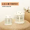 Lanterna pequena branca porta-velas de ferro, luz de ambiente romântico, ornamento decorativo suave para terraço jardim, acessório para fotografia de têxteis para casa