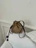 Bolsa transfronteiriça estilosa com estampa de leopardo permeável à água bolsa feminina novo estilo design de nicho bolsa saco da sorte com cordão bolsa de ombro único transversal retrô moderna