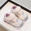 Zapatos casuales de moda y versátiles para niñas, nueva colección primavera/otoño 2026, zapatillas deportivas infantiles de velcro, zapatos deportivos de talla mediana a grande, estilo moderno