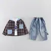 Conjunto de ropa de otoño para bebé, ropa elegante para niños y niñas de primavera y otoño, conjunto de tres piezas con capucha a cuadros, nueva ropa para niños 2026