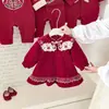Nuevo vestido de cumpleaños estilo chino para niña de un año, vestido de princesa rojo bordado, estilo primavera y otoño, atuendo para celebración de 100 días de bebé niña