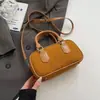 Bolsa de Ombro Único, de Mão, Transversal, Camurça, Elegante, Retrô, Simples, de Alta Qualidade, para Mulheres, Outono Inverno 2026, Nova Chegada, Nicho, para o Dia a Dia