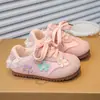 Nuevos zapatos deportivos para niña primavera y otoño 2026, zapatillas de entrenamiento alemanas de moda para niños, zapatos casuales de suela blanda para niñas pequeñas, zapatos Forrest Gump para niños