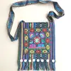 Bolsa pequeña de ocho cuentas estilo étnico bordado a mano punto de cruz bolsa de bordado de tela de Yunnan Lijiang bolso cruzado para mujer bolso de hombro