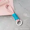 Cordón con Llavero de Funda de Teléfono de Bloques de Color Anudado, Cadena Creativa Tejida Corta para Botella de Agua, Llavero, Correa Desmontable Anti-Pérdida de 12 cm