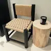Cadeira Pequena de Madeira Maciça, Banco para Trocar Sapatos em Casa, Banqueta Pequena Estilo Antigo, Banco Baixo de Luxo para Sala de Estar, Banqueta de Rattan Retro para Lazer