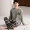 Pijama coreano de algodón puro para hombre, de manga larga y pantalón largo, para otoño e invierno, 100% algodón, cuello redondo, casual, corte holgado, adecuado para usar fuera de casa, conjunto para el hogar
