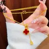 Loja de Ouro Mesmo Estilo Banhado a Ouro Gelo Triturado Trevo de Quatro Folhas Cabacinha Colar para Mulheres, Versátil e Elegante, Borboleta em Forma de Coração Corrente de Clavícula Joia