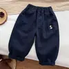 Calças casuais para meninos, coleção primavera e outono, roupas infantis versáteis estilo coreano, design fofo de urso, calças compridas, algodão puro, corte solto