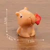 Paisaje en Miniatura Lindo Año Nuevo Dios de la Riqueza Tarjeta Capibara Muñeco Muñeca Mengli Casa de Muñecas Accesorios Decorativos DIY Adornos Pequeños