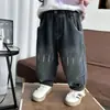 Pantalones de Otoño e Invierno para Bebé 2025 Nuevo Estilo Coreano para Niños Jeans Frescos y Guapos Pantalones Casuales Espesados de Terciopelo para Niños Modernos
