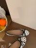 Primeiro Encontro com os Sapatos Baixos Redondos de Bolinhas Inspirados em Chanel e Estilo Francês para Mulheres, Sapatilhas Baixas Primavera 2026