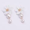 B018 Brincos de Pérola com Emenda de Flor Pintada Transfronteiriços da Amazon Brincos de Flor Criativos Exagerados e Elegantes da Moda para Mulheres