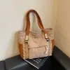 Bolso de pana de moda para mujer, nuevo estilo 2026, bolso tote de gran capacidad, versátil para ir al trabajo, se puede llevar en la mano o colgar bajo el brazo