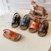 Sandalias Birkenstock para Niños 2026 Verano Nuevas para Niñas Suela Suave Punta Abierta Zapatos de Playa para Niños Transpirables Versátiles Sandalias Pantuflas