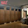 Tablero divisorio para baño público de área de servicio de alta velocidad, impermeable y a prueba de humedad, tablero alveolar de aleación de aluminio, partición de baño terminada