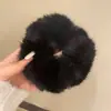 Faixa de Cabeça Elegante de Pelúcia de Visão Outono e Inverno 2025 Nova Faixa de Cabelo Classy de Intestino Grande Elástico Retro Prendedor de Cabelo Feminino
