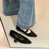 Sapatos Mary Jane de Tira Única Baixa Vermelhos Pequenos Estilo Retrô First Encounter para Mulheres, Novo Estilo Outono Inicial, Perfeitos com Saias, Couro de Nicho e Elegante