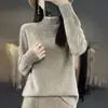 Atacado de fabricante de suéteres de lã de alta qualidade prêt-à-porter para mulheres, malha jacquard vazada de gola alta, malha versátil para outono e inverno