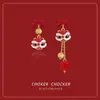 Nuevos Pendientes de Tachuela de Pony Rojo Perla para Mujer, Estilo Caliente Otoño/Invierno 2026, Diseño Único de Nicho con un Toque de Lujo, Pendientes de Lujo Ligero