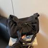Bolsa de Nube Plegada con Cordón Estilo Coreano de Fábrica 2026 Primavera Nueva Elegante Ligera de Nailon para Hombro Cruzada