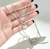 Collar con Colgante de Corazón Cepillado de Doble Capa para Mujer, Gargantilla Nicho de Lujo Ligero de Alta Gama, Exquisita Cadena Versátil para Clavícula Cadena para Suéter