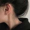 Perforaciones para Elevar el Lóbulo del Oído Clavo de Oreja Plata de Ley para Mujer Simple Viento Frío Círculo Pequeño Grano Clavo de Hélice Auricular 2021 Nueva Moda Anillo para Hélice Auricular