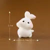 Decorações de paisagens em miniatura: um conjunto fofo e criativo de pequenas figuras de coelho, figuras de animais e ornamentos de resina para mesas de trabalho